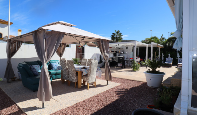 Odsprzedaż - Villa - Hondón de las Nieves - Inland