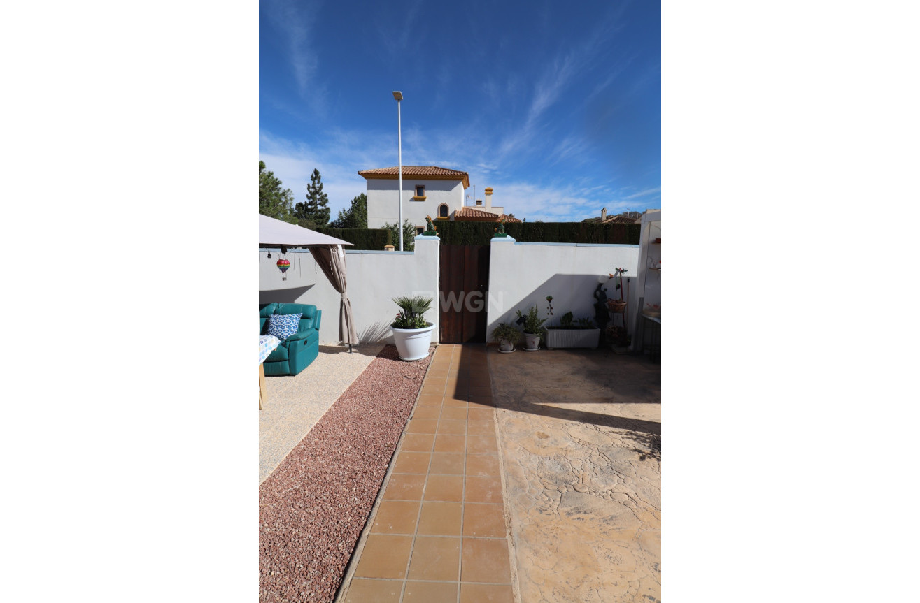 Odsprzedaż - Villa - Hondón de las Nieves - Inland