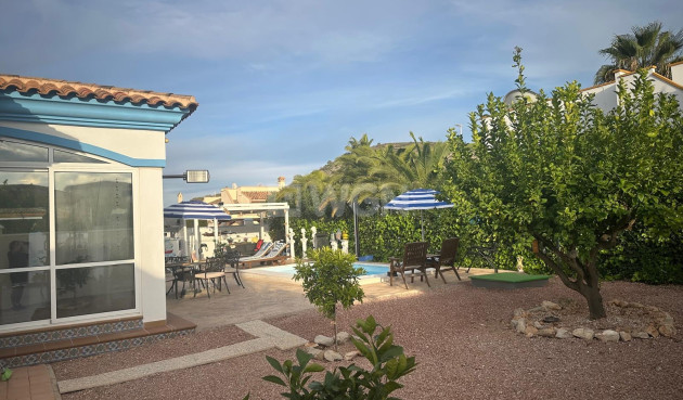 Odsprzedaż - Villa - Hondón de las Nieves - Inland