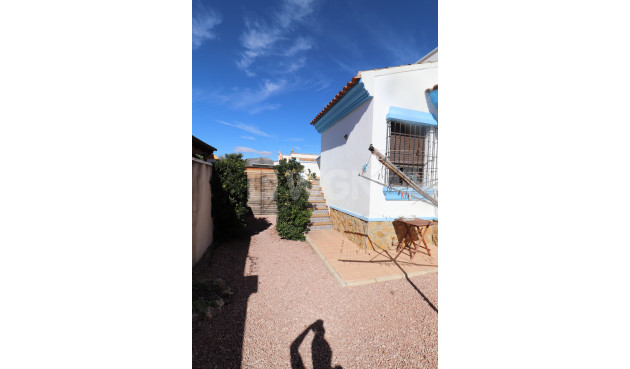 Odsprzedaż - Villa - Hondón de las Nieves - Inland