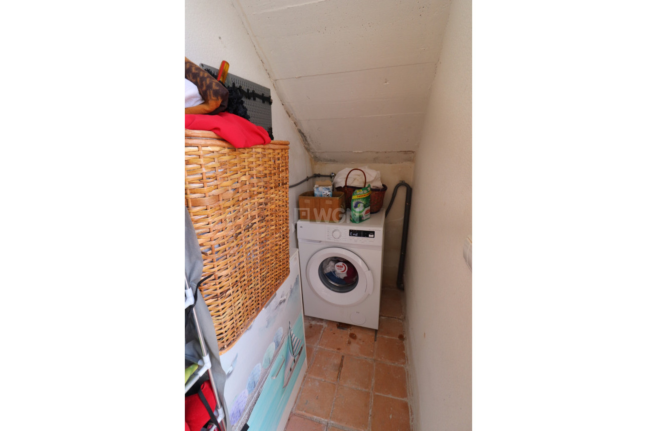 Odsprzedaż - Villa - Hondón de las Nieves - Inland