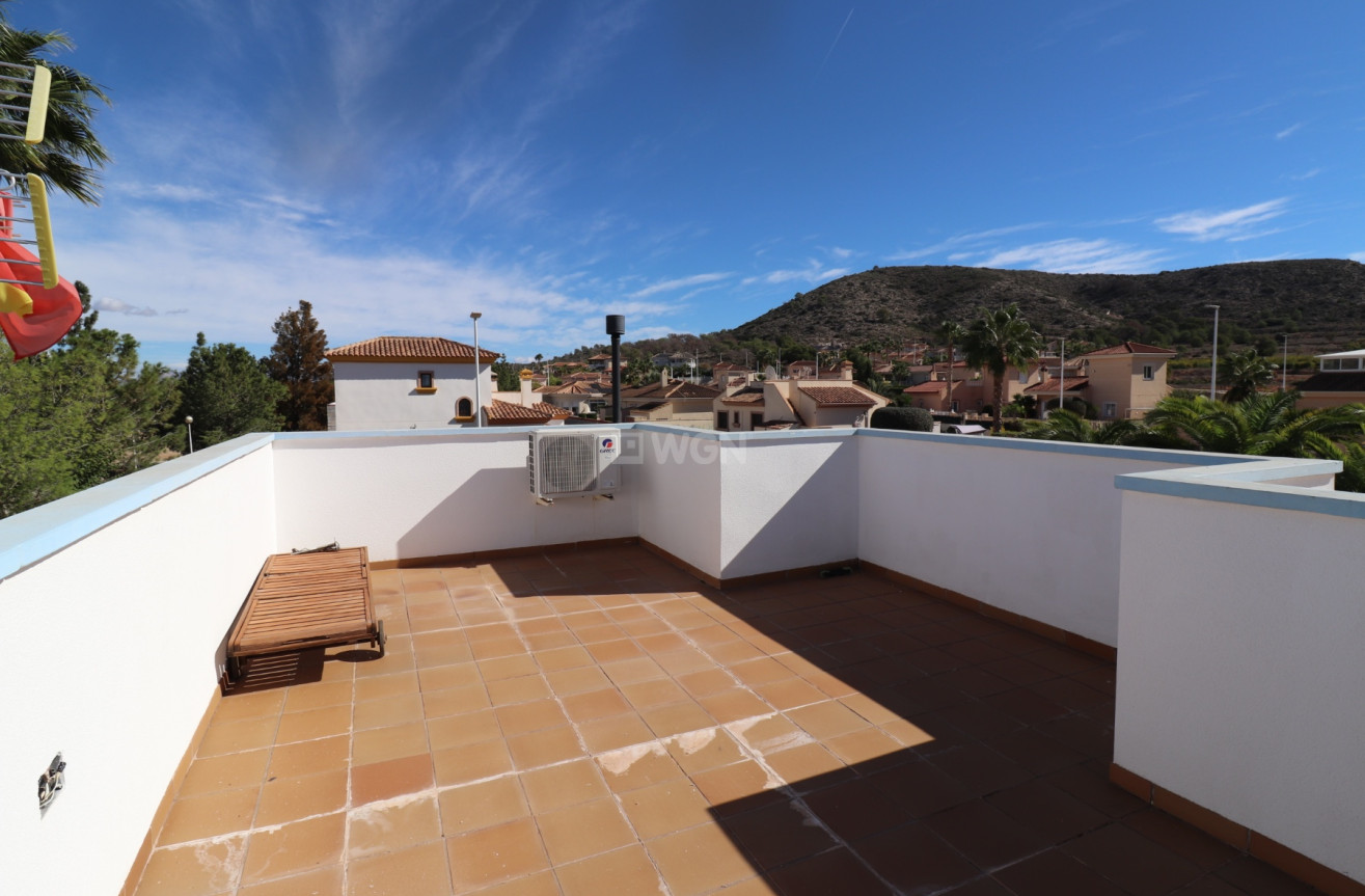 Odsprzedaż - Villa - Hondón de las Nieves - Inland