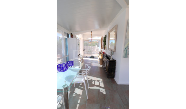 Odsprzedaż - Villa - Hondón de las Nieves - Inland