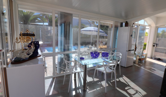 Odsprzedaż - Villa - Hondón de las Nieves - Inland