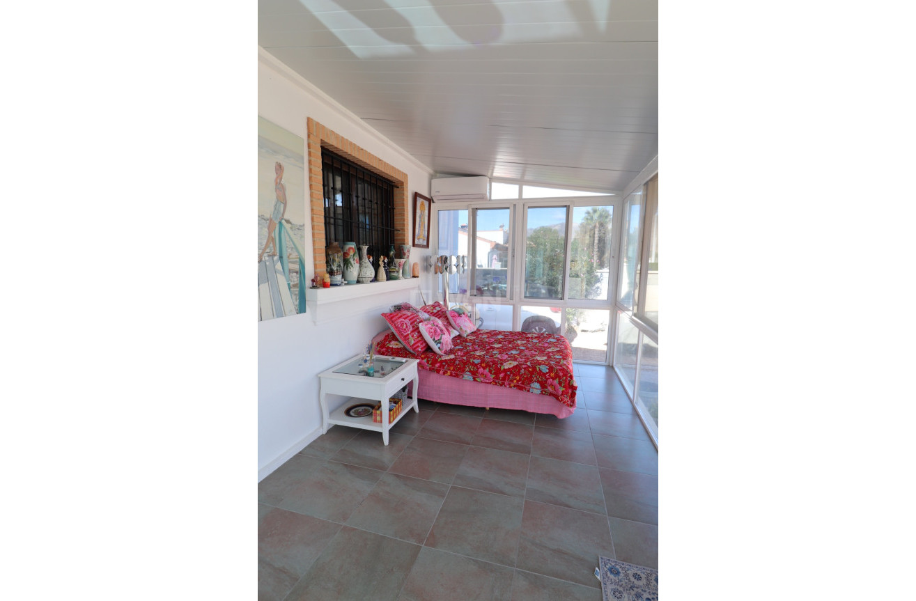 Odsprzedaż - Villa - Hondón de las Nieves - Inland