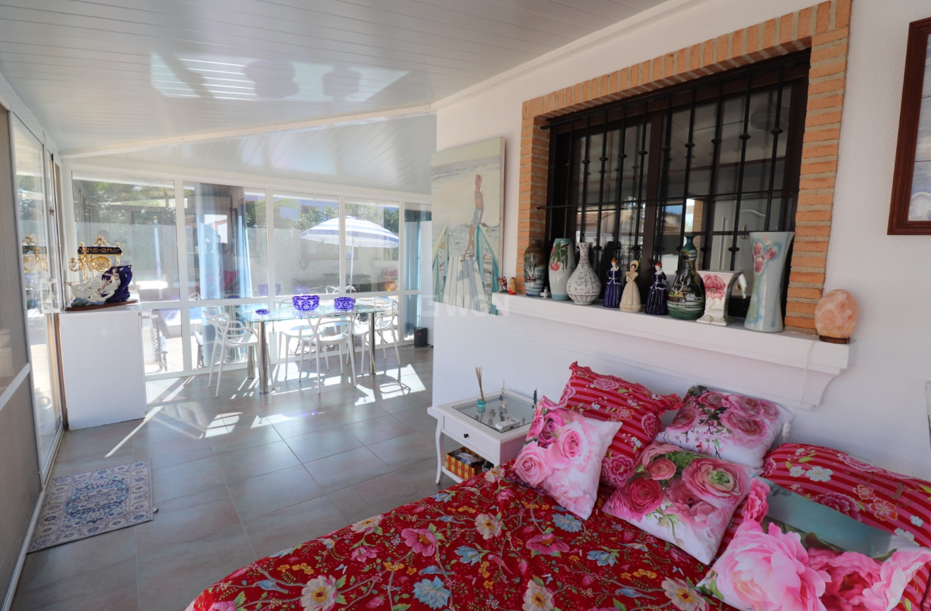 Odsprzedaż - Villa - Hondón de las Nieves - Inland