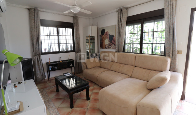 Odsprzedaż - Villa - Hondón de las Nieves - Inland