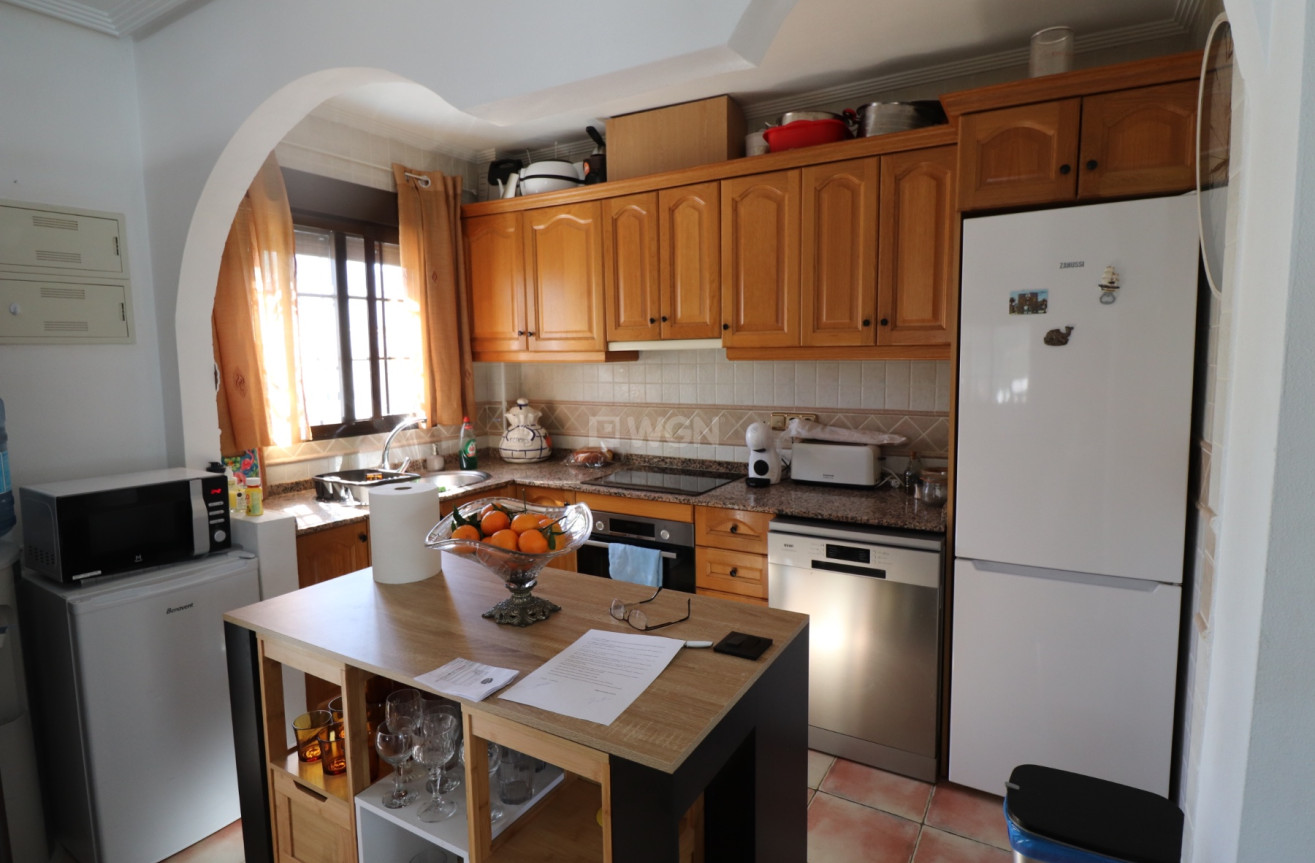 Odsprzedaż - Villa - Hondón de las Nieves - Inland