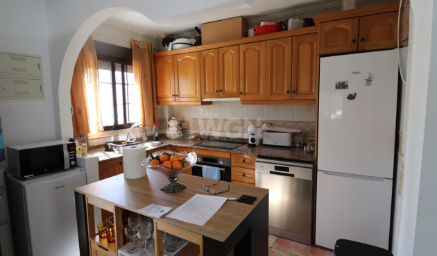 Odsprzedaż - Villa - Hondón de las Nieves - Inland