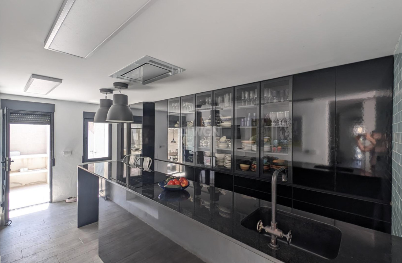 Odsprzedaż - Villa - Lo Pagan - LA PUNTICA