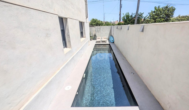 Odsprzedaż - Villa - Lo Pagan - LA PUNTICA