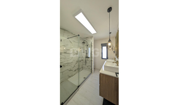 Odsprzedaż - Villa - Lo Pagan - LA PUNTICA