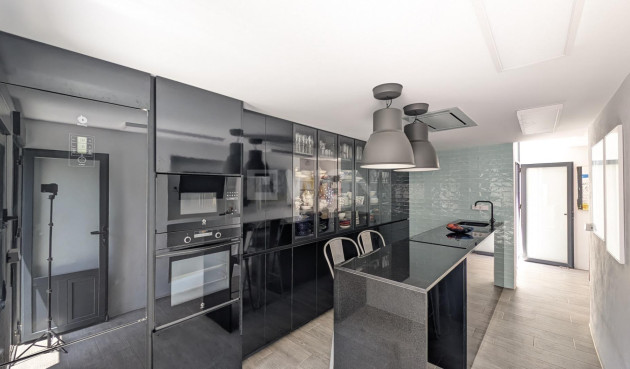 Odsprzedaż - Villa - Lo Pagan - LA PUNTICA