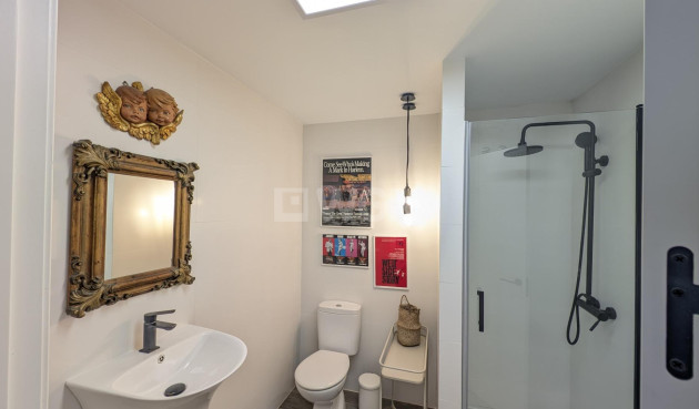 Odsprzedaż - Villa - Lo Pagan - LA PUNTICA