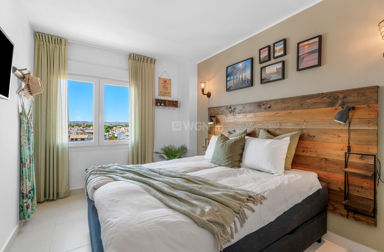 Odsprzedaż - Mieszkanie w bloku - Torrevieja - Costa Blanca