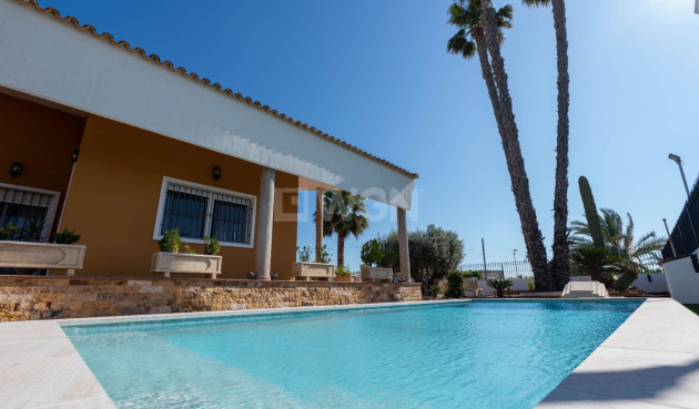 Resale - Villa - Orihuela - Inland