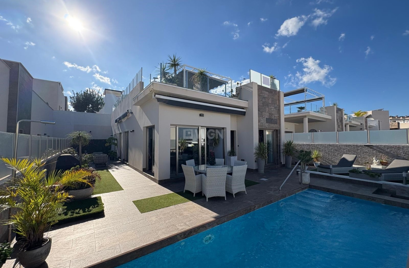 Resale - Villa - Orihuela Costa - Costa Blanca