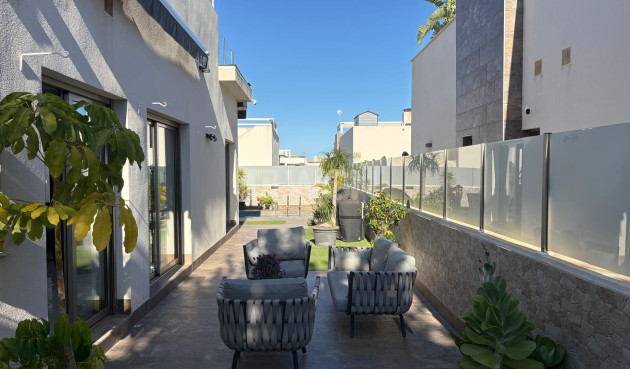 Resale - Villa - Orihuela Costa - Costa Blanca