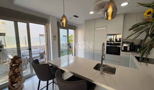 Resale - Villa - Orihuela Costa - Costa Blanca