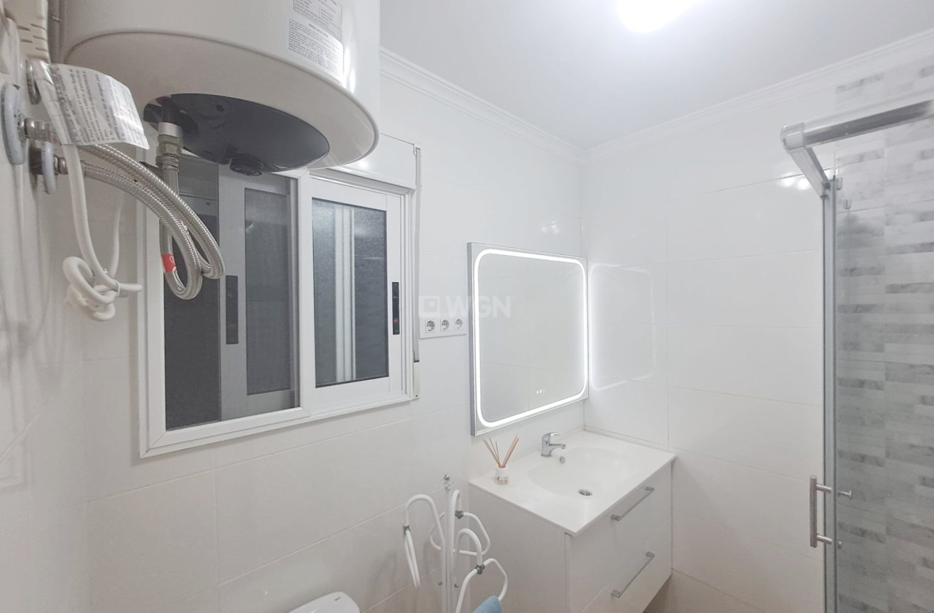 Resale - Apartment / flat - Torrevieja - Costa Blanca