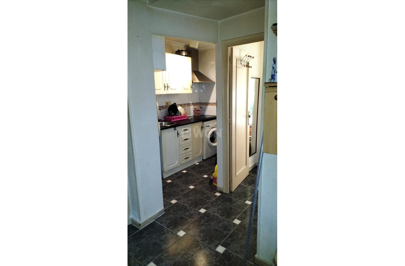 Resale - Apartment / flat - Torrevieja - La Mata