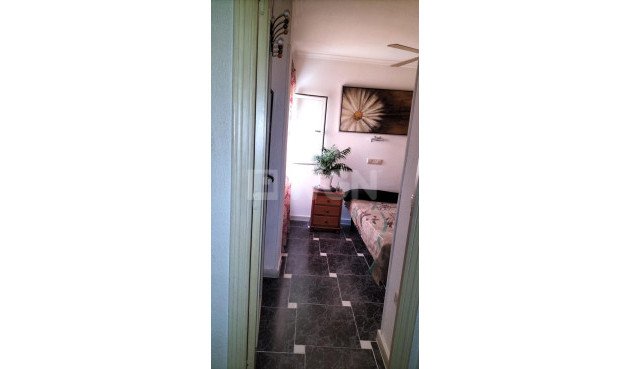 Resale - Apartment / flat - Torrevieja - La Mata