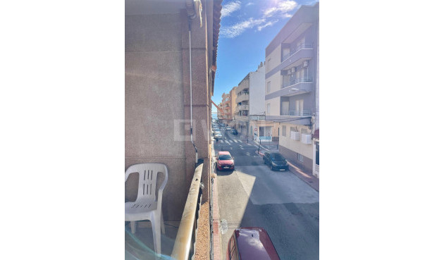 Resale - Apartment / flat - Torrevieja - Playa de los Locos