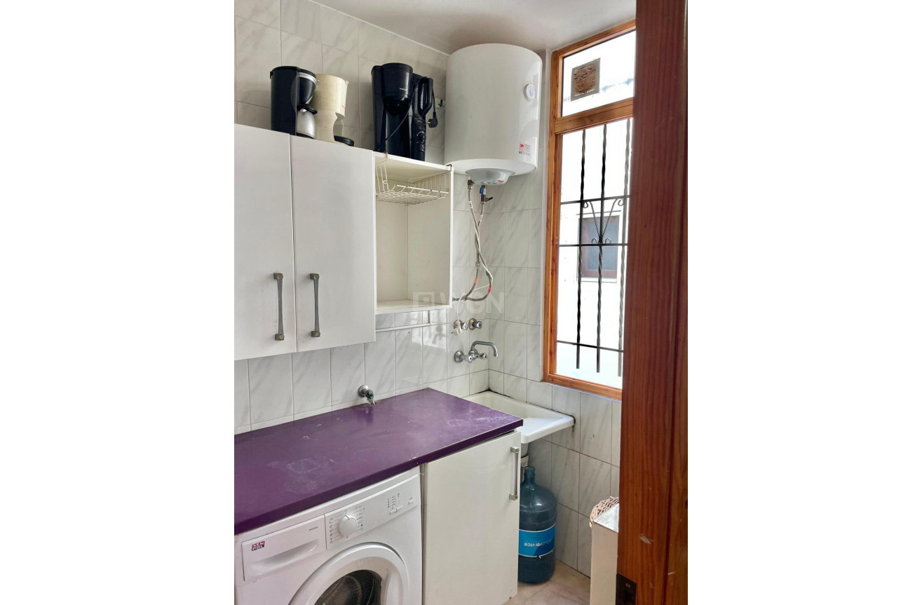 Resale - Apartment / flat - Torrevieja - Playa de los Locos