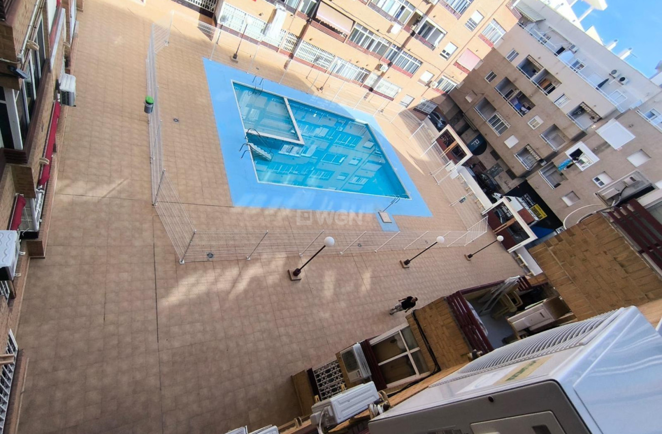 Odsprzedaż - Mieszkanie w bloku - Torrevieja - El Molino