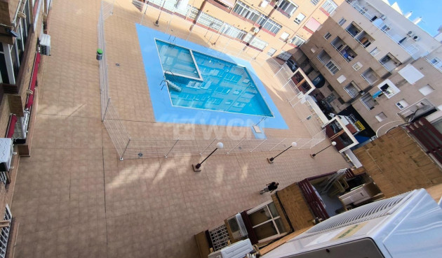 Odsprzedaż - Mieszkanie w bloku - Torrevieja - El Molino
