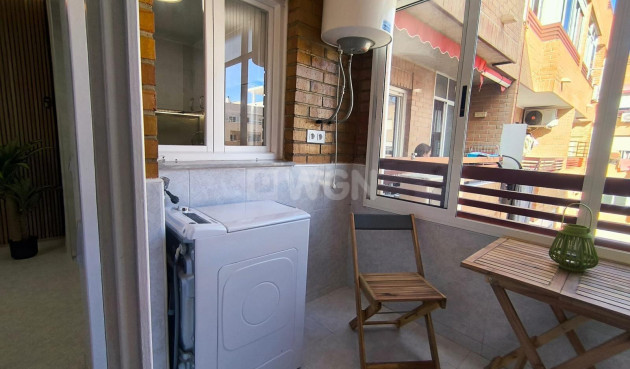 Odsprzedaż - Mieszkanie w bloku - Torrevieja - El Molino