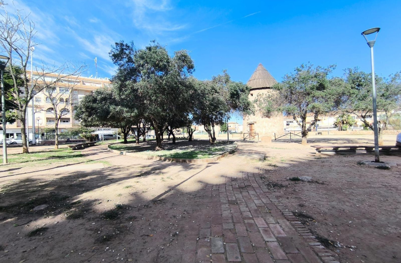 Odsprzedaż - Mieszkanie w bloku - Torrevieja - El Molino