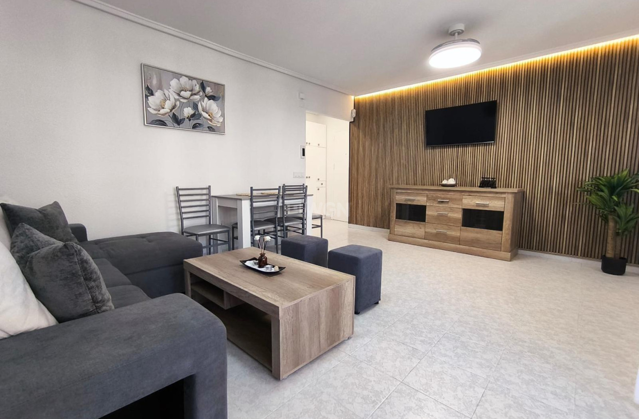 Odsprzedaż - Mieszkanie w bloku - Torrevieja - El Molino