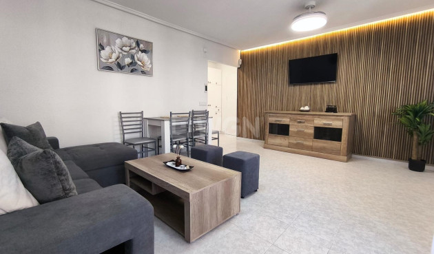 Odsprzedaż - Mieszkanie w bloku - Torrevieja - El Molino