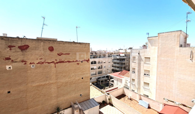 Odsprzedaż - Mieszkanie w bloku - Torrevieja - Estacion De Autobuses
