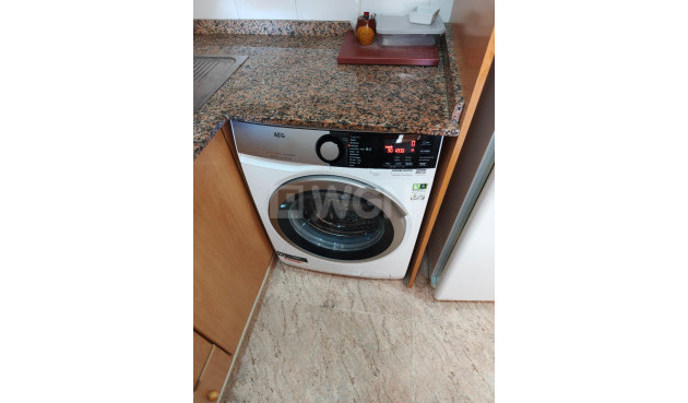 Odsprzedaż - Mieszkanie w bloku - Torrevieja - Estacion De Autobuses