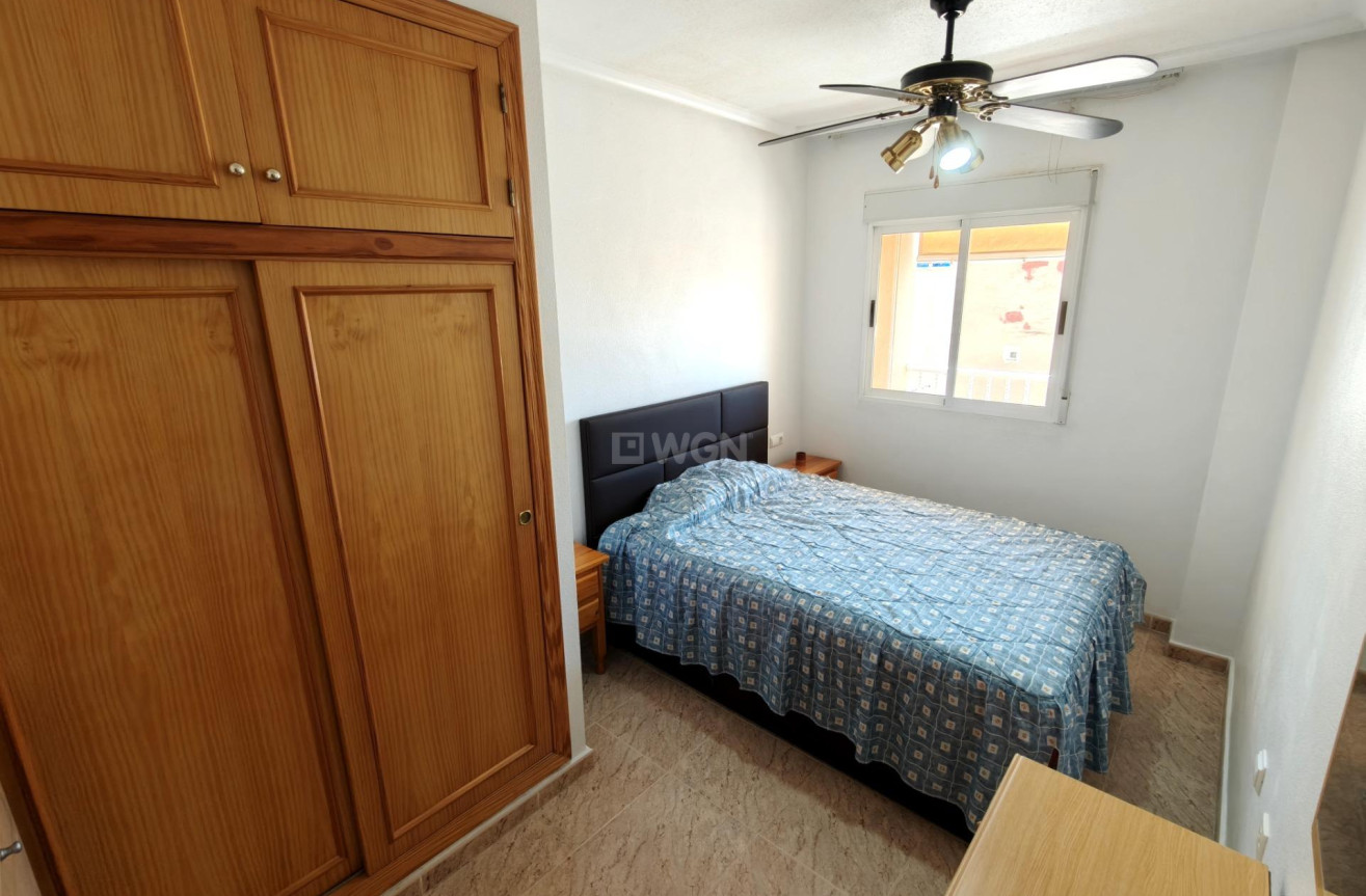 Odsprzedaż - Mieszkanie w bloku - Torrevieja - Estacion De Autobuses