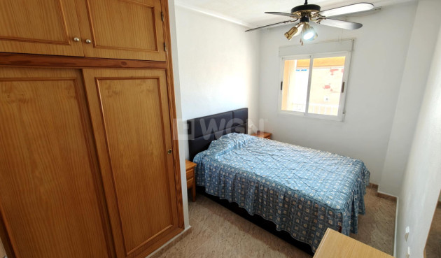 Odsprzedaż - Mieszkanie w bloku - Torrevieja - Estacion De Autobuses