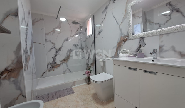 Odsprzedaż - Mieszkanie w bloku - Torrevieja - Costa Blanca