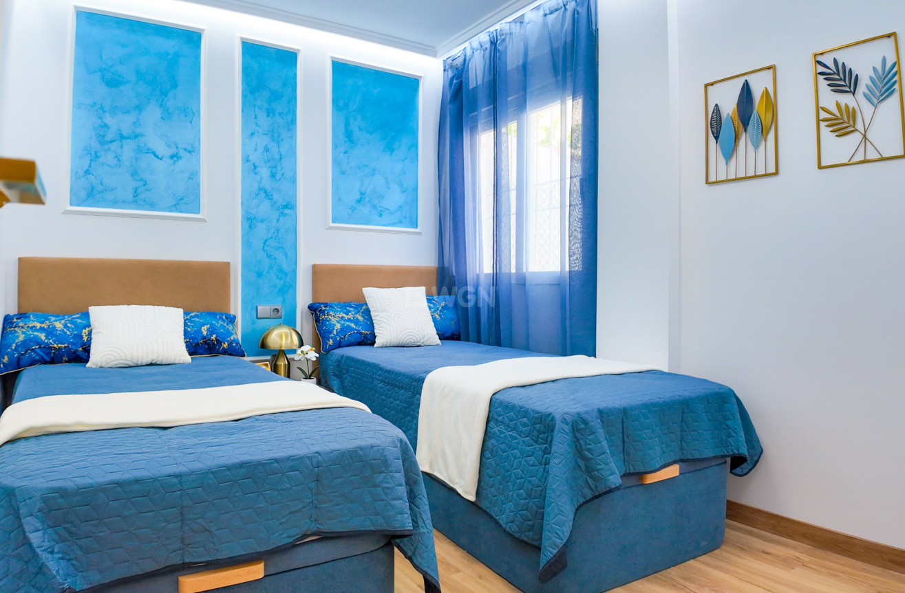 Odsprzedaż - Bungalow - Torrevieja - Costa Blanca