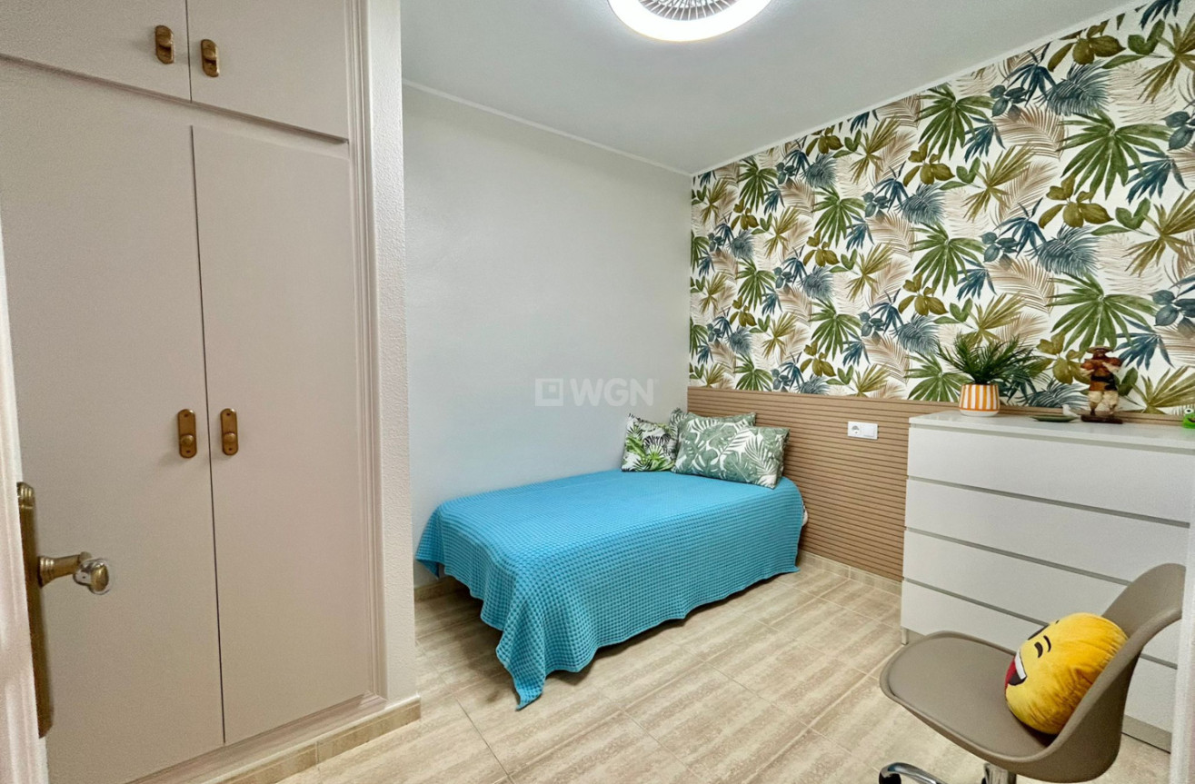 Resale - Apartment / flat - Torrevieja - Costa Blanca