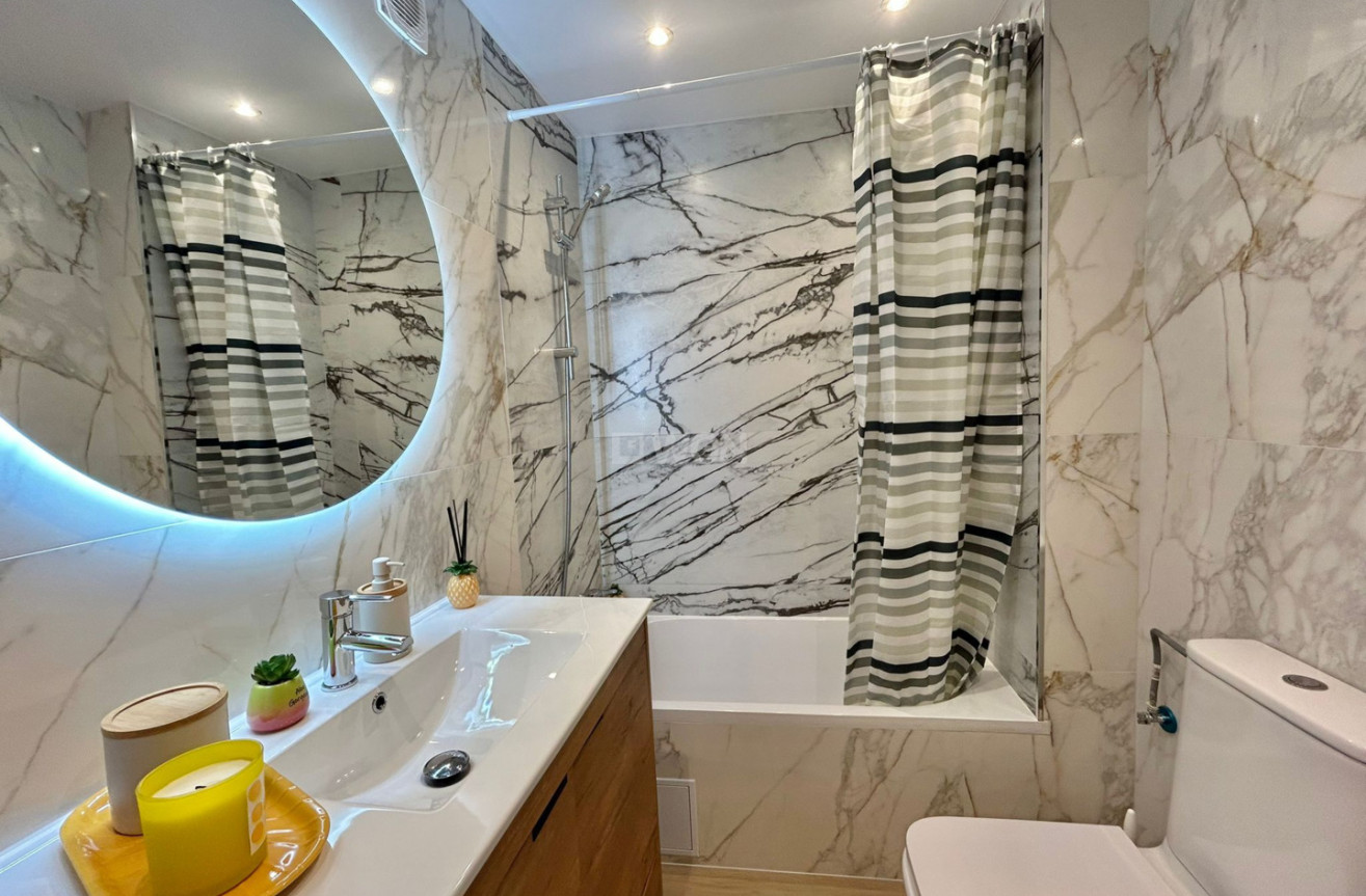 Resale - Apartment / flat - Torrevieja - Costa Blanca