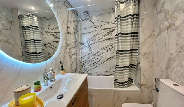 Resale - Apartment / flat - Torrevieja - Costa Blanca