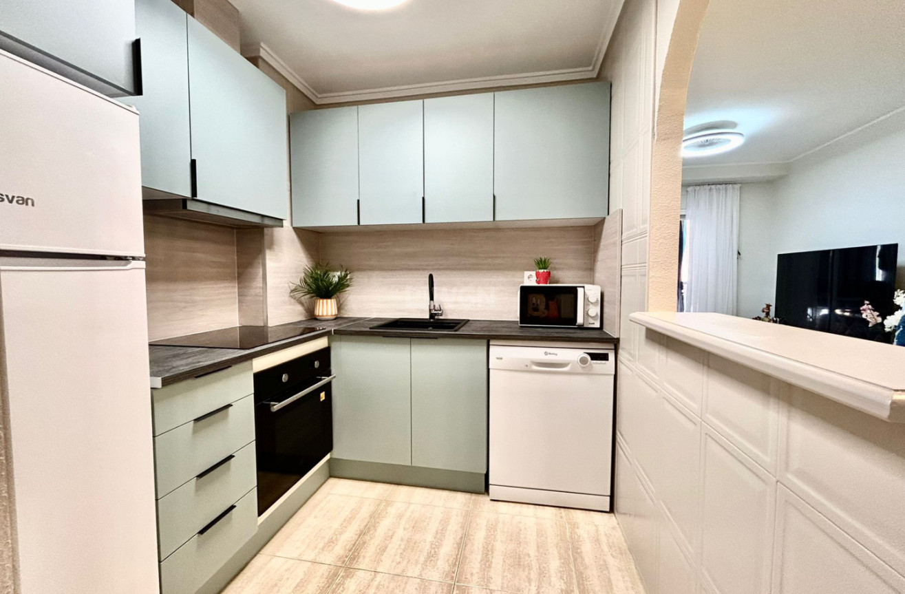 Resale - Apartment / flat - Torrevieja - Costa Blanca