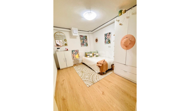 Reventa - Apartamento / piso - Torrevieja - Costa Blanca