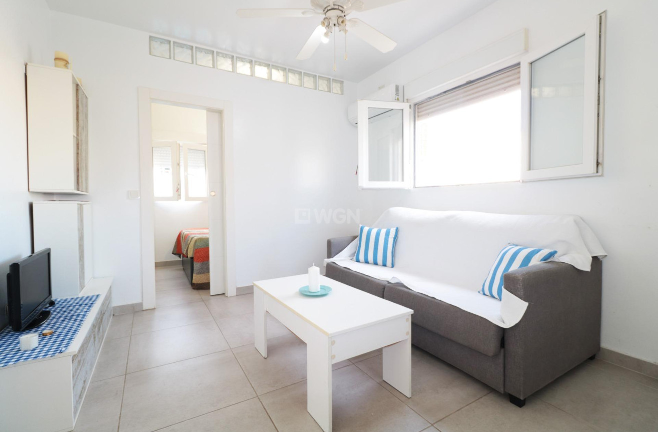 Resale - Apartment / flat - Torrevieja - Playa De Los Naufragos