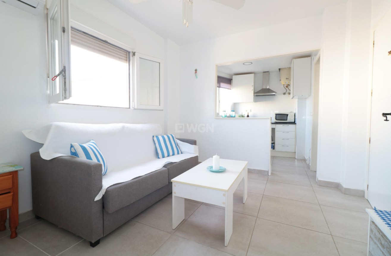 Resale - Apartment / flat - Torrevieja - Playa De Los Naufragos