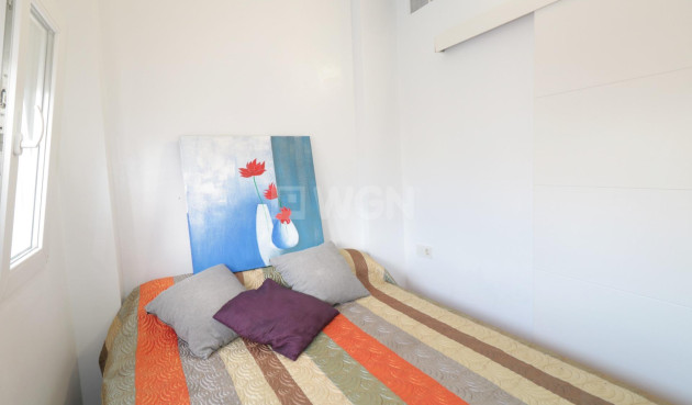 Resale - Apartment / flat - Torrevieja - Playa De Los Naufragos