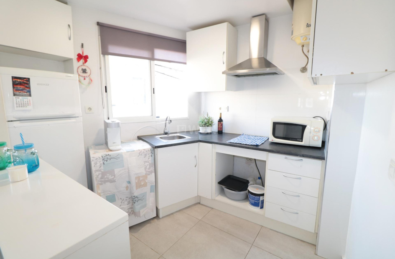 Resale - Apartment / flat - Torrevieja - Playa De Los Naufragos