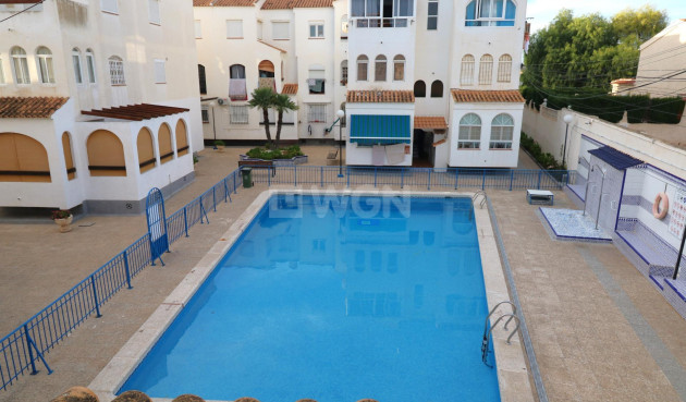 Resale - Apartment / flat - Torrevieja - Playa De Los Naufragos